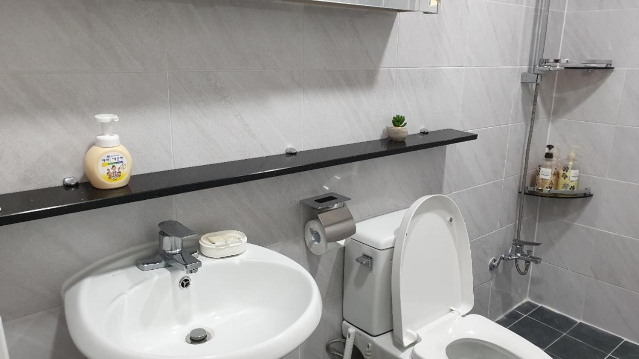 Hongdae Zoe Three Room House سيول المظهر الخارجي الصورة